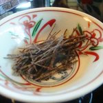 京大和 - 糸作りの塩昆布、お刺身と一緒に