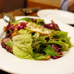 コム・ア・ラ・メゾン -  山羊乳チーズのサラダ1,800円+税