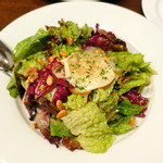 コム・ア・ラ・メゾン - 山羊乳のチーズのサラダ1,800円+税