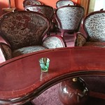 表参道うかい亭 - ウェイティングルームと冷たいハーブティ