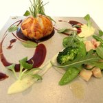 レストランひらまつ レゼルヴ - 特別ランチ<平日限定> 1980円 の牛肉のパイ包み 赤ワインソース