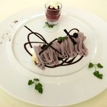 レストランひらまつ レゼルヴ - 特別ランチ<平日限定> 1980円 の紫芋を使ったモンブラン仕立て カシスシャーベット添え