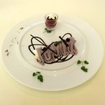 レストランひらまつ レゼルヴ - 特別ランチ<平日限定> 1980円 の紫芋を使ったモンブラン仕立て カシスシャーベット添え