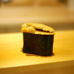 鮨 あらい - ムラサキウニ軍艦