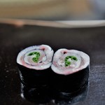 日本橋蛎殻町 すぎた - しめ鯖・大葉の海苔巻