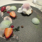 レストラン 間 - 苺のデザート　「和」のエッセンス