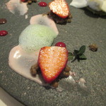 レストラン 間 - 苺のデザート　「和」のエッセンス