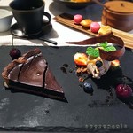 イザイ - タルトショコラ と 塩キャラメルアイス？