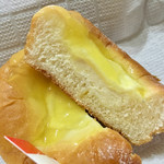 DONQ - レモン風味のチーズクリーム