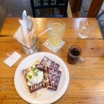 Waffle cafe ORANGE - レッドベルベッド