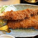 かつ徳 - 大海老とロースかつ膳　大海老アップ