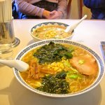 19番 - ジャンボラーメンと普通のミソラーメン