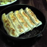 中国家庭料理 祥龍房 - 2011/02/12　鉄鍋餃子530円