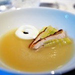レフェルヴェソンス - 温もり〜　新玉葱のスープ、川俣シャモと月山筍、発酵クリームと甘海老のカラメル