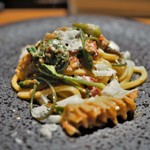 TACUBO - 山菜とモツのアラビアータ