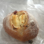 ブーランジェリー・ゼロサンゴ - 2017年5月下旬 クリームチーズとベリーのフォカッチャ