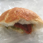 ブーランジェリー・ゼロサンゴ - 2017年5月下旬 バジルとドライトマト