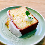 moricafe brunch&crepes - まるごとレモンケーキ¥250(2017/5現在)