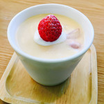 moricafe brunch&crepes - いちごのババロア¥250(2017/5現在)