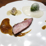 リョウリヤ ステファン パンテル - バスク豚ロースのロースト　ふき味噌のソース　36時間火入れしたバスク豚の塩漬け　春キャベツ入り　春キャベツ巻き　アルザスのニョッキ　豆乳のソース