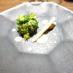 琵琶マスと菜の花　国産酢を使ったマリネ　カリっとお焼いたマスの皮　山椒のフレンチドレッシング