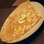 ブレッツ・カフェ・クレープリー - ガレットクラシックとクレープ（１，６８０円）の『はちみつ（青森県産りんご）とレモンのクレープ』２０１７年５月