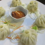 エベレスト - 「モモ」（600円）