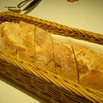 レストラン リューズ - 自家製パン。