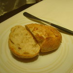 レストラン リューズ - 自家製パン。