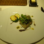 レストラン リューズ - 長崎産サワラのポワレ　ズッキーニと生姜風味のコンディメントを添えて。