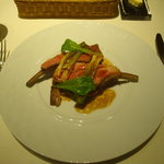 レストラン リューズ - 仔羊背肉のロースト　ポテトのフォンダン　レモンのアクセント。