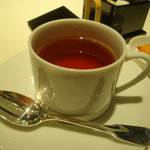 レストラン リューズ - 紅茶と小菓子。