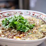 明道町中国菜 一星 - パクチーを乗せたら完成です！！