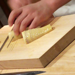 二条城ふる田 - カウンター前で大原野の筍(2017.4月下旬)