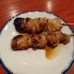 上から、牛シマチョウ（250円＋税）、豚ホルモン脂（130円＋税）