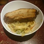 河内の中華そば 醤 - 巨大チャーシュー