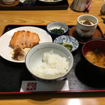 Shim Mikushi - サーモン塩焼き…1,300円
