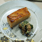 日本橋蛎殻町 すぎた - [ツマミ]真魚鰹の幽庵焼き