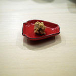 日本橋蛎殻町 すぎた - [ツマミ]シマエビの頭を殻ごと焼いて中の海老味噌を取り出してペースト状にして味をつけたもの