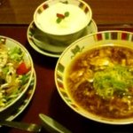 すけろく 東石井店 - ヘルシーなレディースセット！すけろくラーメンとサラダ・杏仁豆腐がついてます