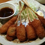 もつ鍋居酒屋 だるま - 串揚げ盛り合わせ 600円