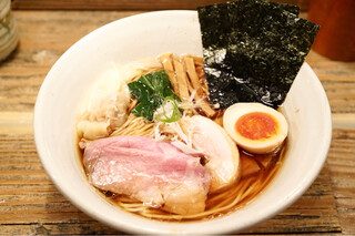 Homemade Ramen Muginae - 特製醤油らあめん 990円