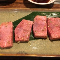 焼肉 大香園 - １６００円の和牛タン