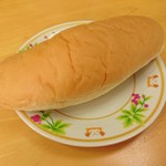 木村屋パン謹製 - コッペパン（いちごジャム）…税込200円