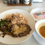 Piccolo - チーズハンバーグとグリル野菜のせピラフ