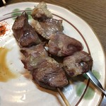 とりの秀 - ハツ（左）とタン