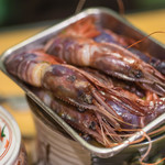 うを徳 - "緋衣蝦（ひごろもえび）"、俗称（よにいふ）"葡萄蝦（ぶだうえび）"