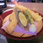 大漁市場 こんぴら丸 鹿児島谷山本店 - 天ぷら定食の天ぷらです。