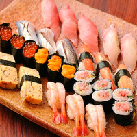 季節の食材を厳選し、旬を握ります