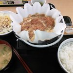 Nakau - かつとじ鍋定食￥690